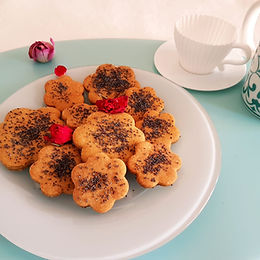 Biscotti al grano saraceno e miele decorati con semi di papavero – senza burro, lievito e senza glutine