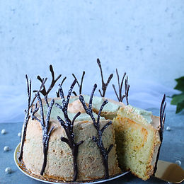 Torta morbida alla zucca e zucchine con paesaggio invernale – senza glutine, senza latticini e senza zuccheri raffinati