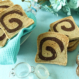 Fette biscottate integrali con vortice al cacao – senza glutine