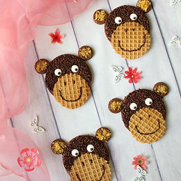 Scimpanzè al cioccolato, nocciole e cialde gelato – senza glutine e senza burro