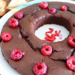 Ciambella al cacao e lamponi – senza glutine, senza burro e senza lievito