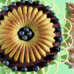 Torta Raggio al Matcha e mirtilli – senza glutine, senza burro e senza lattosio