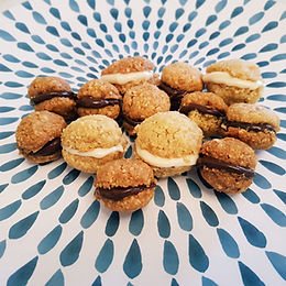 Baci di dama alle nocciole con crema al cacao e alle mandorle – senza glutine