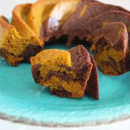 Torta marmorizzata curcuma e cacao – senza glutine, senza burro e senza lattosio