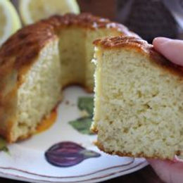 Torta spumosa al Fonio, cocco e limone – senza lievito, senza glutine, senza burro e senza zucchero