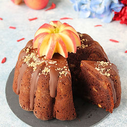 Bundt cake agli albumi, cacao e mele - senza glutine e senza latticini