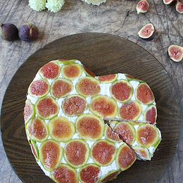 Torta fredda ai fichi con mousse di miele e noci – senza glutine