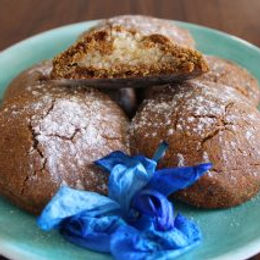 Biscotti al Fonio e cannella con ripieno di mandorle – senza glutine, senza burro e senza uova