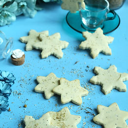 Biscotti all’infuso di camomilla, miele e semi di papavero – senza glutine e senza burro