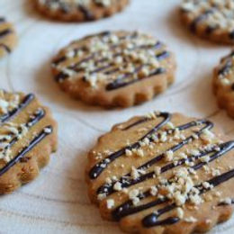 Biscotti alle nocciole e cioccolato fondente – senza glutine e senza burro